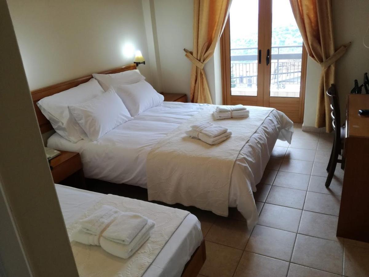 Parnon Hotel Agios Petros  エクステリア 写真